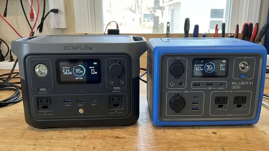 Comparativa de panel frontal y pantalla EcoFlow River 2 vs Bluetti EB3A